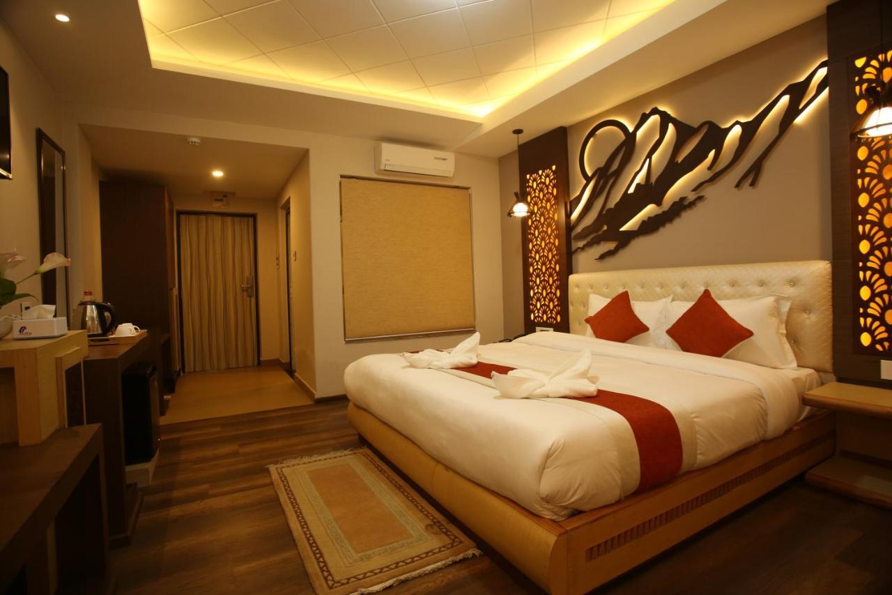 Hotel White Himal Pókhara Exteriér fotografie