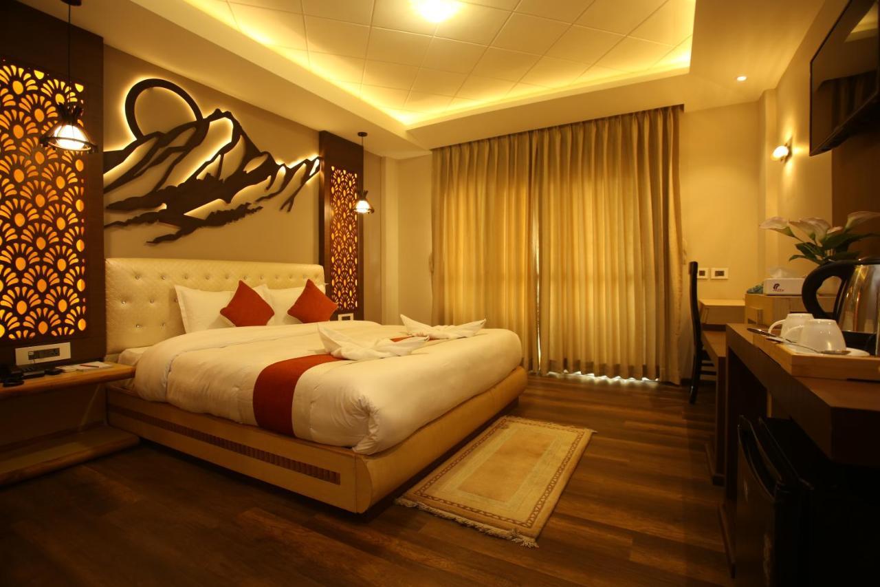 Hotel White Himal Pókhara Exteriér fotografie