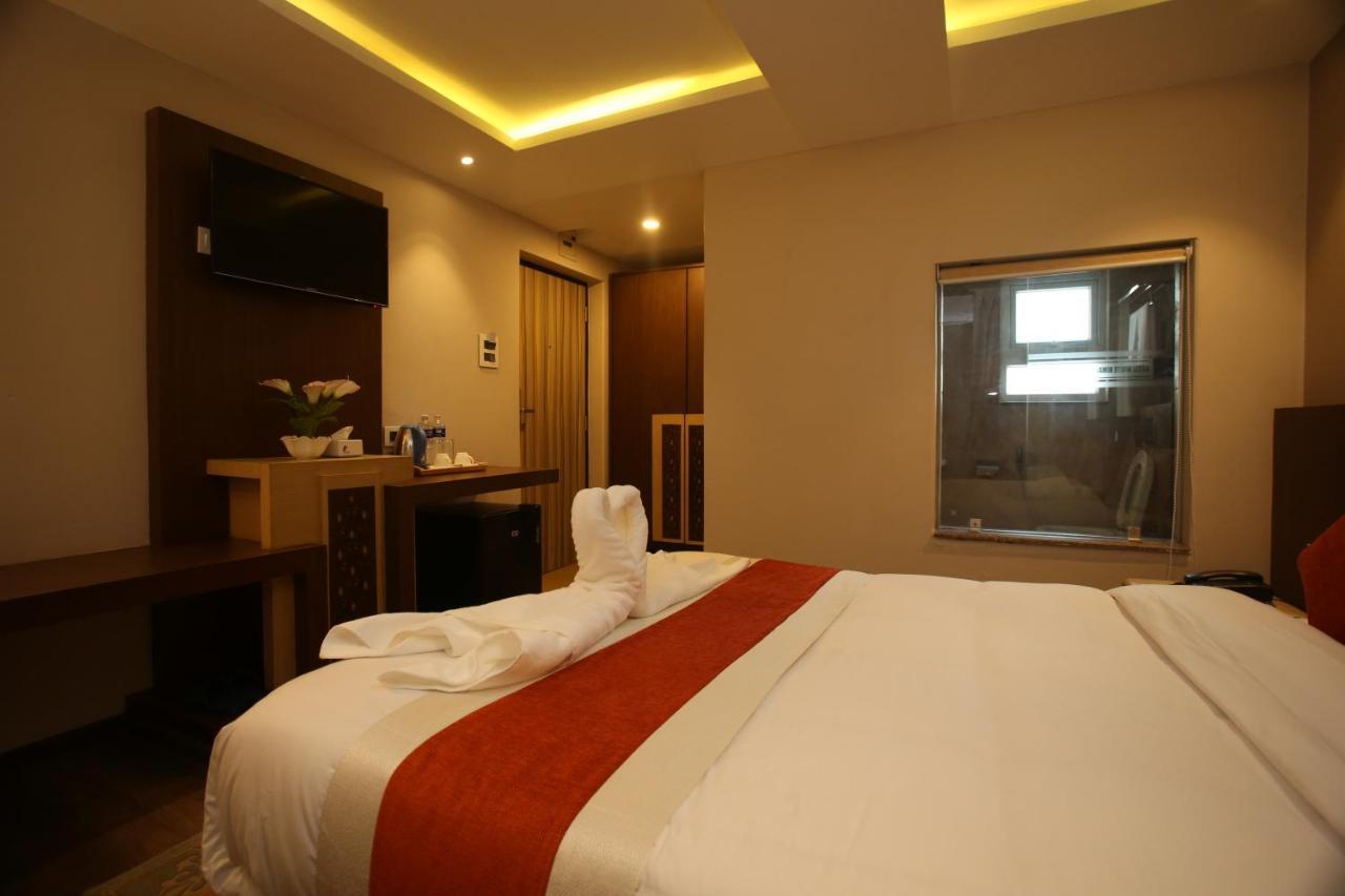 Hotel White Himal Pókhara Exteriér fotografie