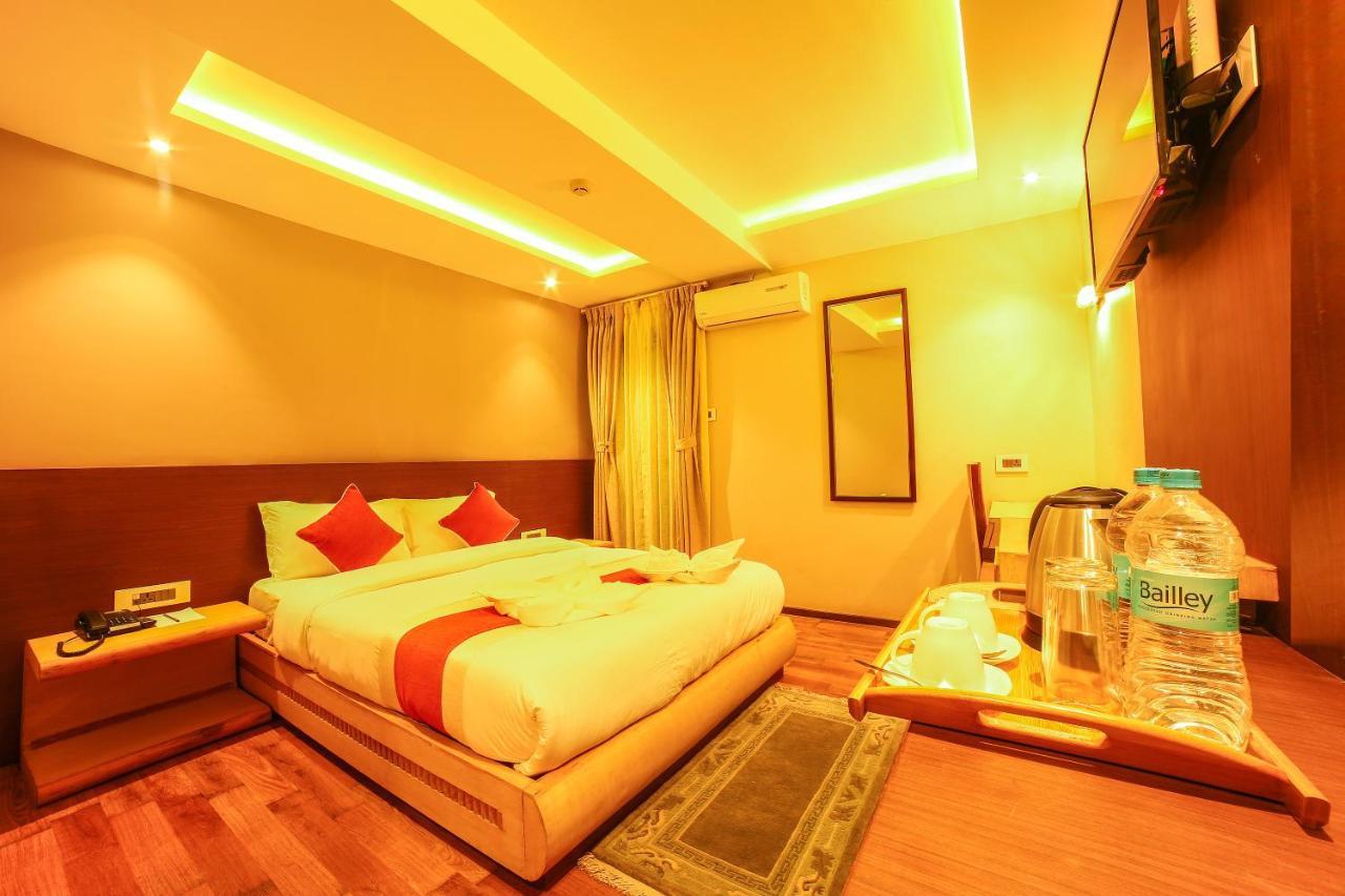 Hotel White Himal Pókhara Exteriér fotografie