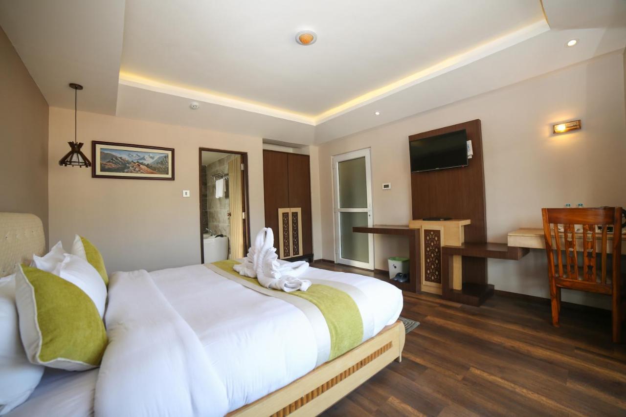 Hotel White Himal Pókhara Exteriér fotografie